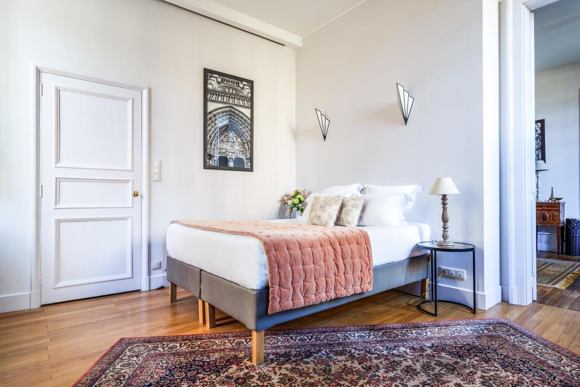 Appartement Raffine Vue Cathedrale, Jardin, Wifi Тур Екстер'єр фото
