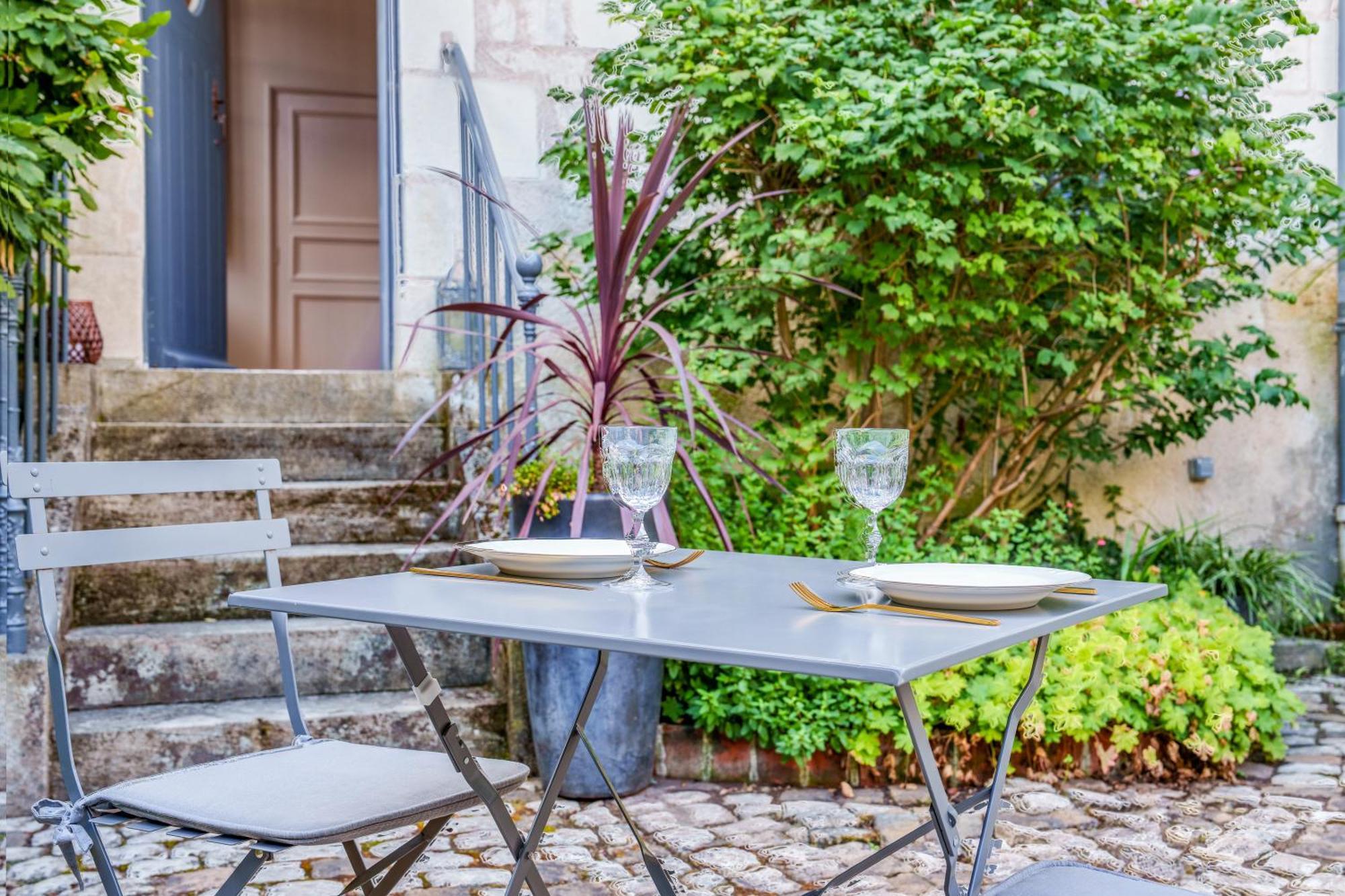 Appartement Raffine Vue Cathedrale, Jardin, Wifi Тур Екстер'єр фото